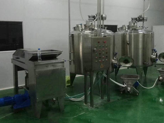 葡萄除梗破碎現(xiàn)場