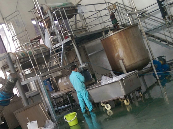 ZTZY擠壓分離機(jī)與大型普通擠壓機(jī)比較