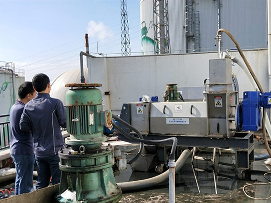 餐廚垃圾沼液過濾現(xiàn)場