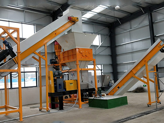 破碎壓榨脫水客戶現(xiàn)場