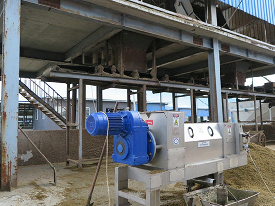 壓榨機(jī)現(xiàn)場