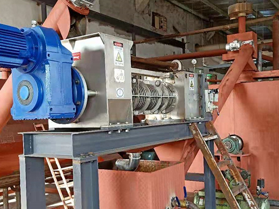 無害化油渣分離處理現(xiàn)場