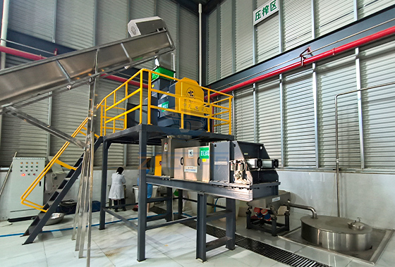 鮮姜破碎榨汁客戶現(xiàn)場