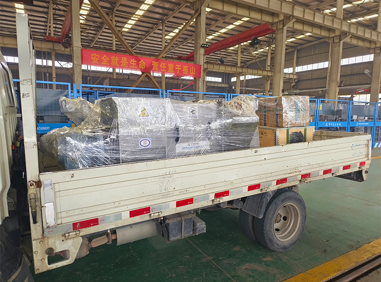 中天星火兩臺(tái)180螺旋擠壓脫水機(jī)發(fā)貨嘍